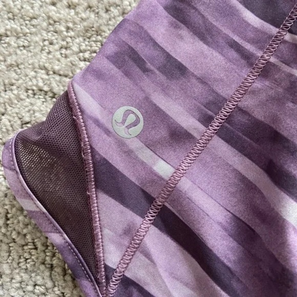 Lululemon Hotty Hot Short II (4") - Picture 3 of 5